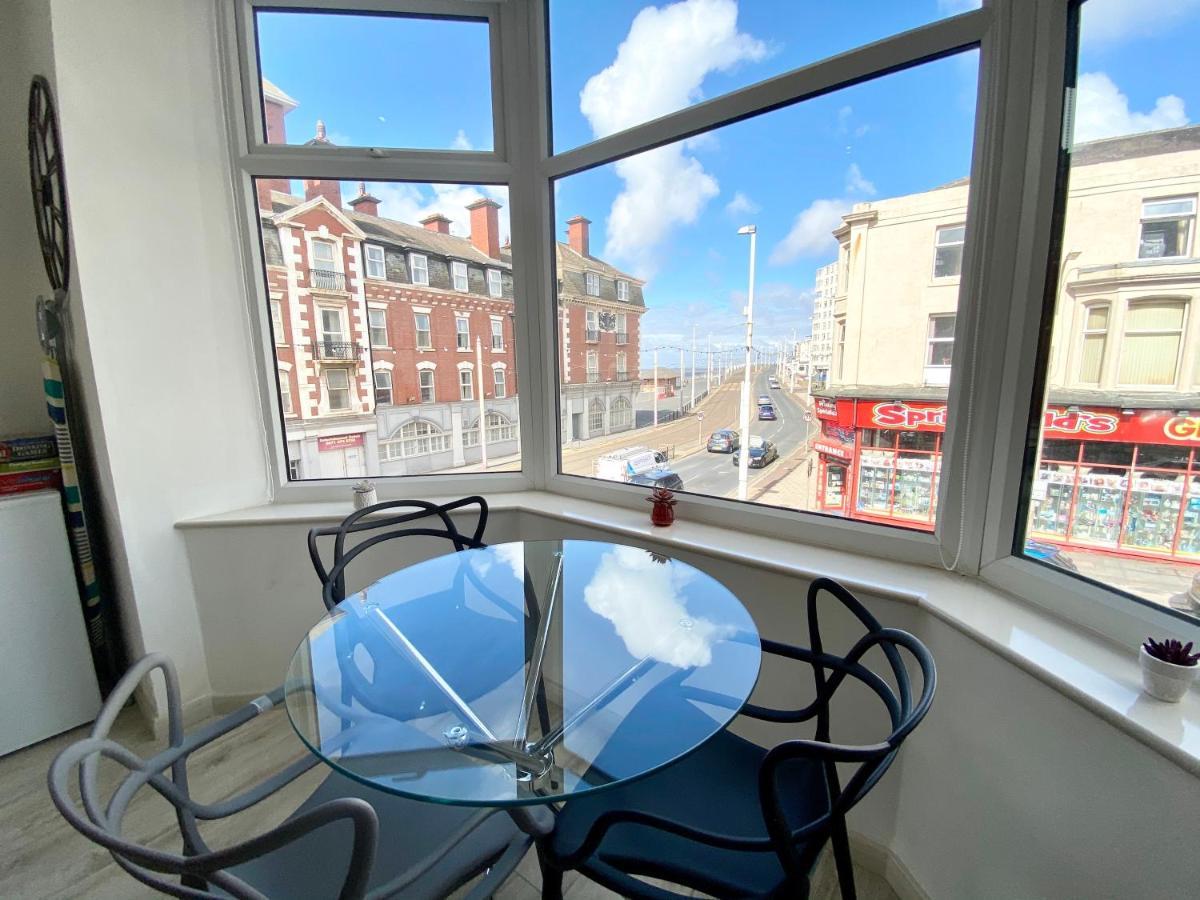 Princess Theatre Beach View Apartments By Blackpool Service Apartments Экстерьер фото